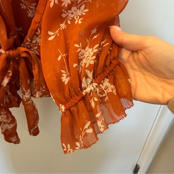 Abercrombie & Fitch Rust Floral Wrap Blouse with Tie - Picture 4 of 5